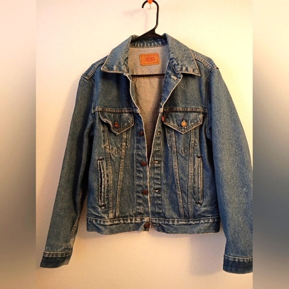 Levi's Blue Denim Jacket with Tan Label - Picture 1 of 11